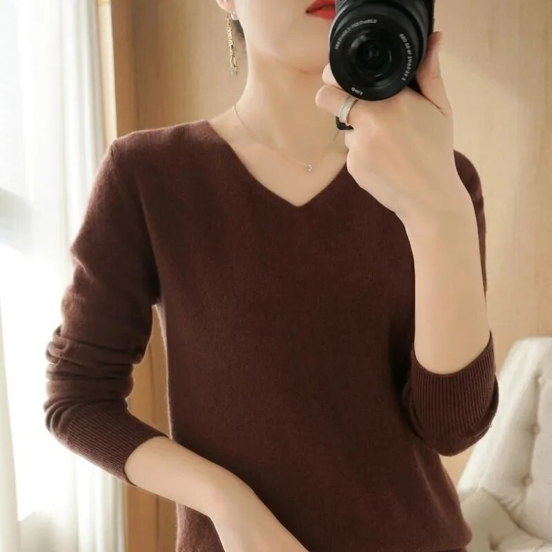 2024. gada jauni sieviešu džemperi, pavasara rudens, trikotāžas džemperi ar V veida kakla izgriezumu, krekls ar brīvu apakšu. Kašmira modes džemperis, ciets džemperis