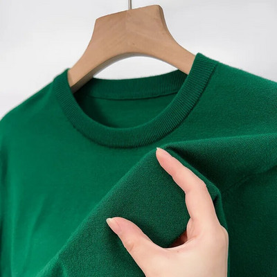 2023. gada rudens un ziemas jauns, nepelējošs samta džemperis ar apaļu apkakli Trikotāžas vīriešu džemperis Jauns ikdienas modes retro džemperis