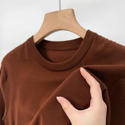 2023. gada rudens un ziemas jauns, nepelējošs samta džemperis ar apaļu apkakli Trikotāžas vīriešu džemperis Jauns ikdienas modes retro džemperis