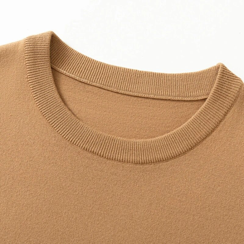 2023. gada rudens un ziemas jauns, nepelējošs samta džemperis ar apaļu apkakli Trikotāžas vīriešu džemperis Jauns ikdienas modes retro džemperis