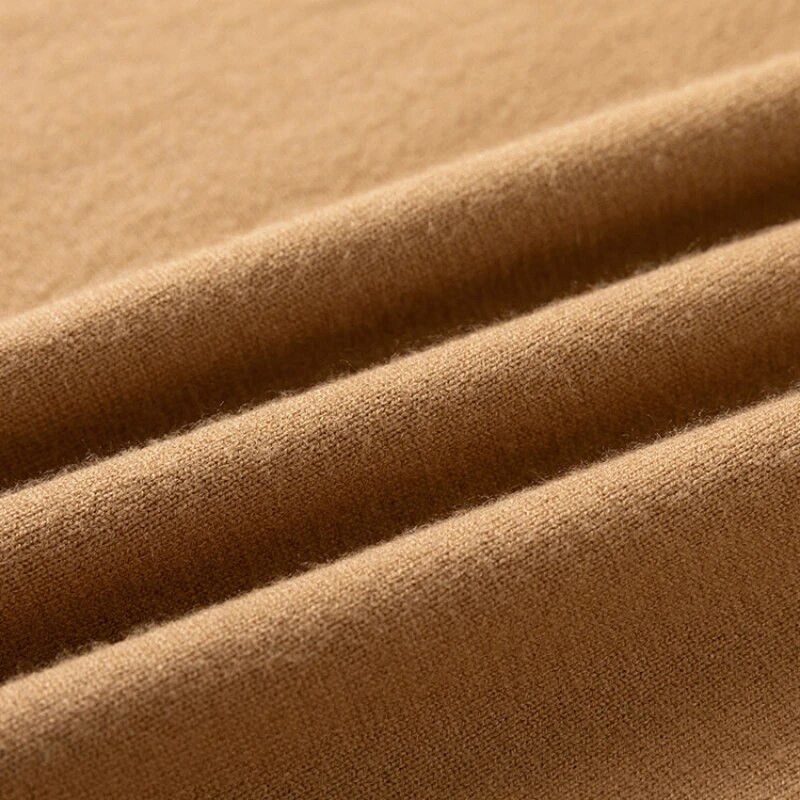 2023. gada rudens un ziemas jauns, nepelējošs samta džemperis ar apaļu apkakli Trikotāžas vīriešu džemperis Jauns ikdienas modes retro džemperis