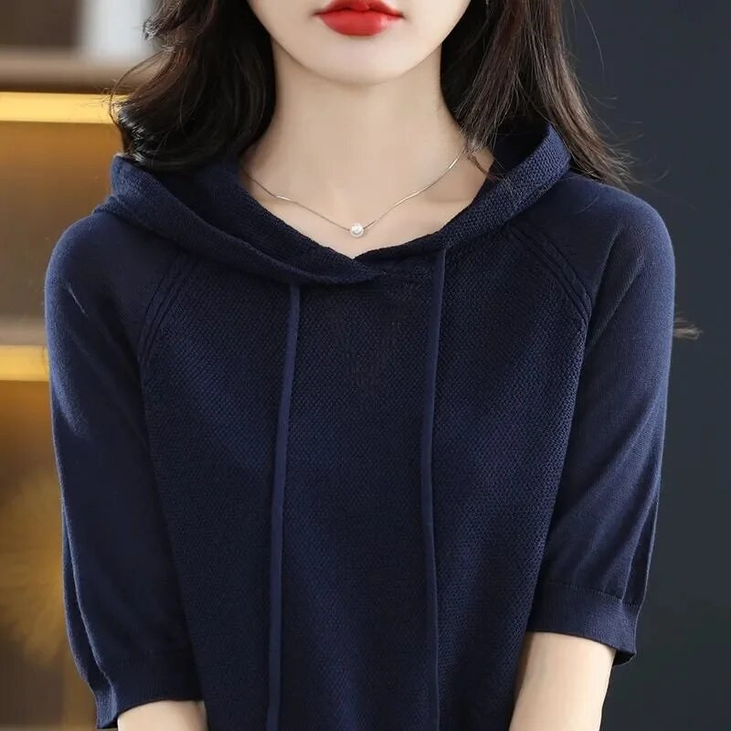 Pavasaris un vasara sieviešu džemperi ar īsām piedurknēm, krekls ar kapuci apakšā, trikotāža 2024. gada kamieļzaļa rozā puloveri korejiešu džemperi