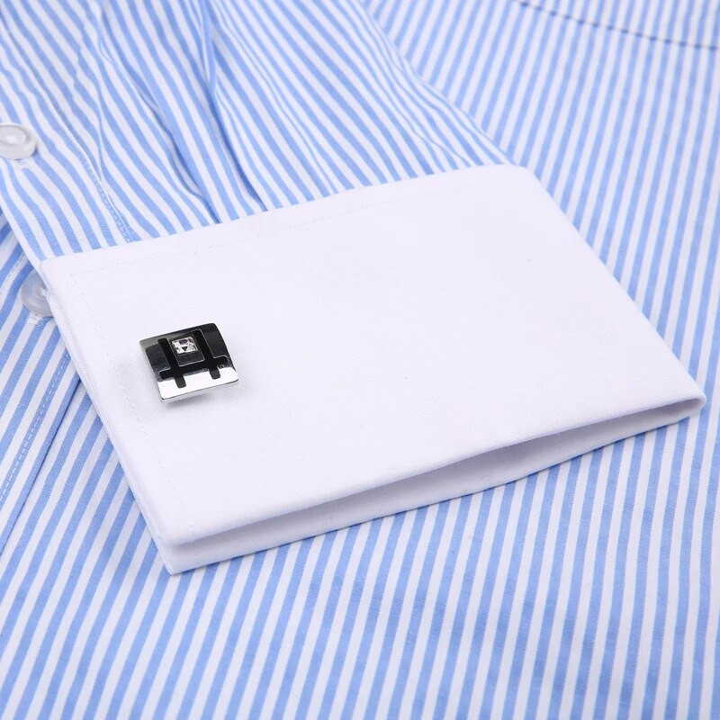 Vīriešu klasisks franču aproces svītrainām kleitu krekls ar vienu uzliku kabatas aproču pogai ar garām piedurknēm kāzu krekli