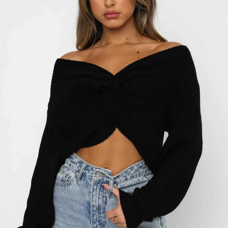 Sieviešu trikotāžas džemperi pavasarī, savīti uz augšu, apgriezti no pleciem, īsi, ikdienišķi vienkrāsaini džemperi ar garām piedurknēm.