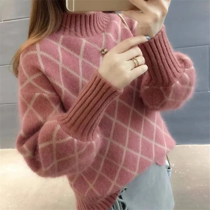 Balts Mohēras biezs džemperis ar apkakli