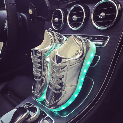 Gaismas kedas sievietēm Ikdienas apavi Led kvēlojoši apavi vīriešiem Modes, plakani skriešanas čības LED uzlādējami pāru apavi