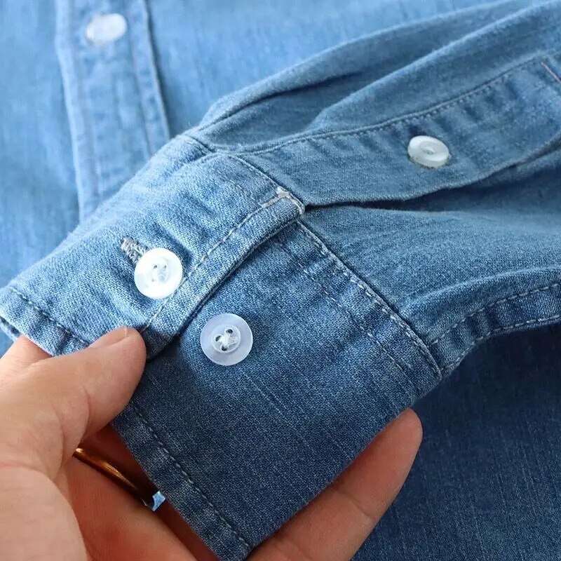 Modes vīriešu džinsa krekls 2023. gada pavasara rudenī, jauns ar garām piedurknēm ikdienas zils, brīvs vintage, vienkāršs studentu liela izmēra 4 XL džinsa krekls