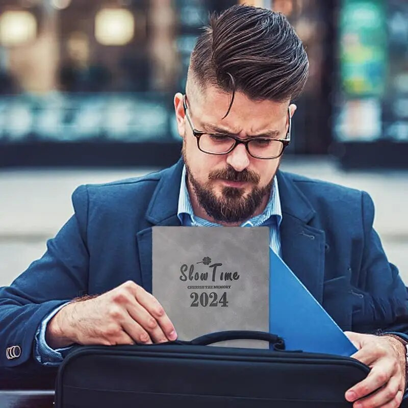 2024. gada plānotāji sievietēm, tikšanās grāmata