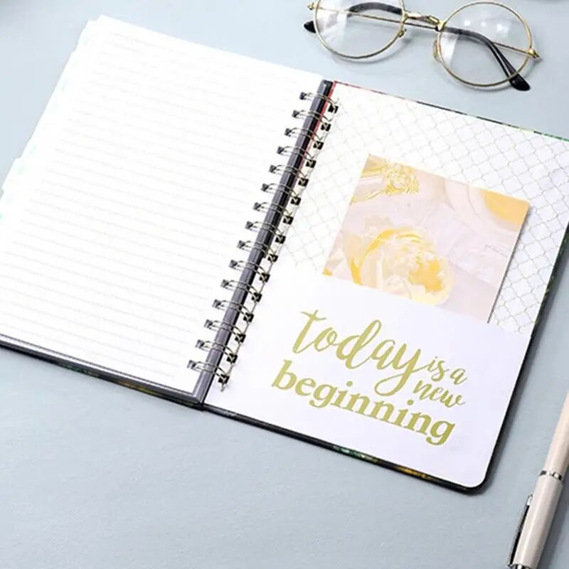 Grafika dienasgrāmata 2024. gada dienas kārtības plānotājs Piezīmju bloks A5 formāta plānošanas piederums ceļojumu darba birojiem Mācību piezīmes un mājasdarbi