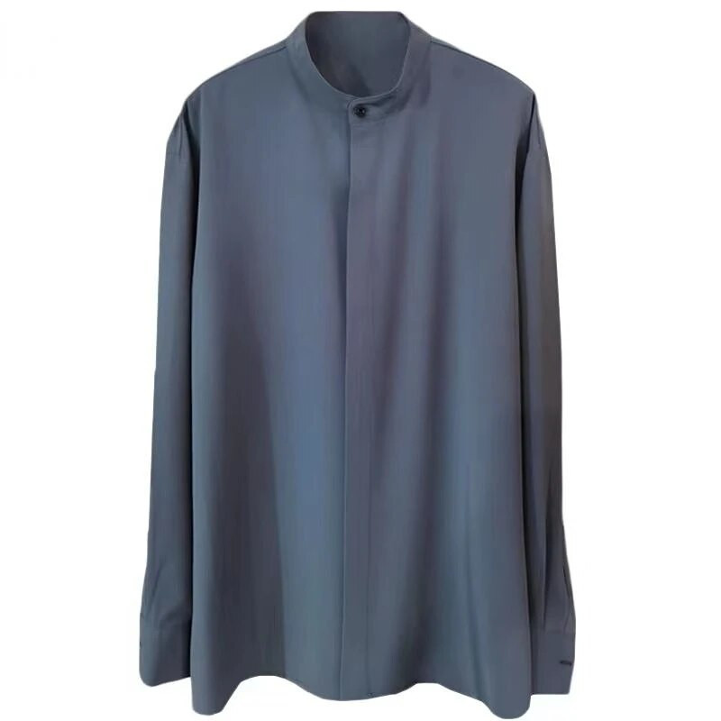 2023. gada jauns zīda vecākais seksīgs tumši zils krekls vīriešiem vienkrāsains ar garām piedurknēm stāvapkakli, brīvs biznesa ikdienas krekls bez dzelzs