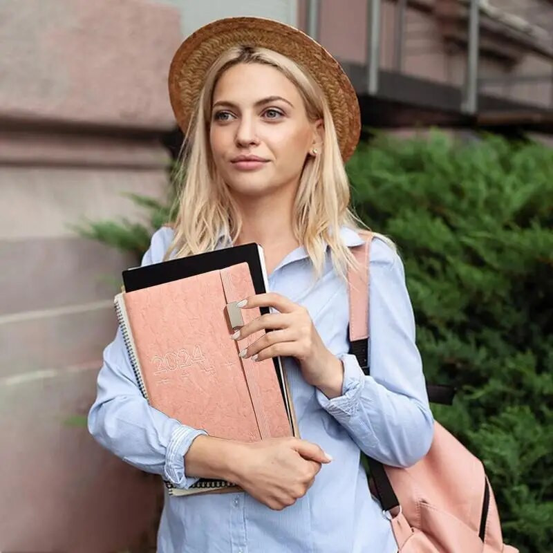 2024. gada iknedēļas mēneša plānotājs Iknedēļas plānotājs uzdevumu saraksts Piezīmju grāmatiņa Iknedēļas mēneša plānotājs Kalendāra grāmata PU ādas biezs papīrs