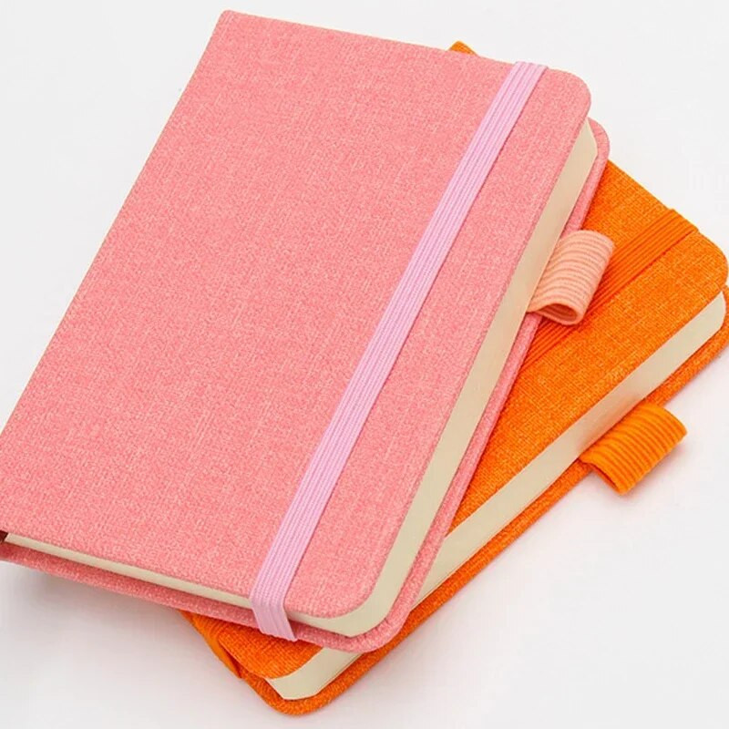 Skolas rokraksta žurnāli Grāmatu piezīmju plānotājs Piezīmju grāmatiņas Biroja piezīmju grāmatiņas Mini un piezīmju dienasgrāmatas dienasgrāmatu bloks Vārdu piezīmju grāmatiņas