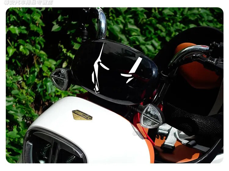 Automašīnu uzlīmes Dzelzs vīrs atstarojošs rotājums degvielas tvertnes vāciņam vējstiklam logam buferim bagāžniekam Motocikla ķiverei klēpjdatoram Ipad D30