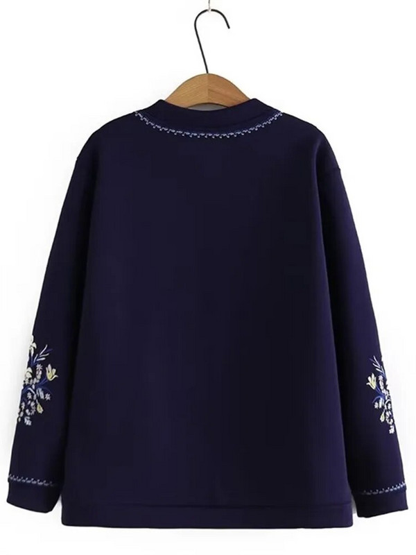 Liela izmēra sieviešu mētelis, apaļš kakla mētelis ar garām piedurknēm, biezināts mētelis ar plīša iekšpusē, izšūts ziedu motīvs uz piedurknēm