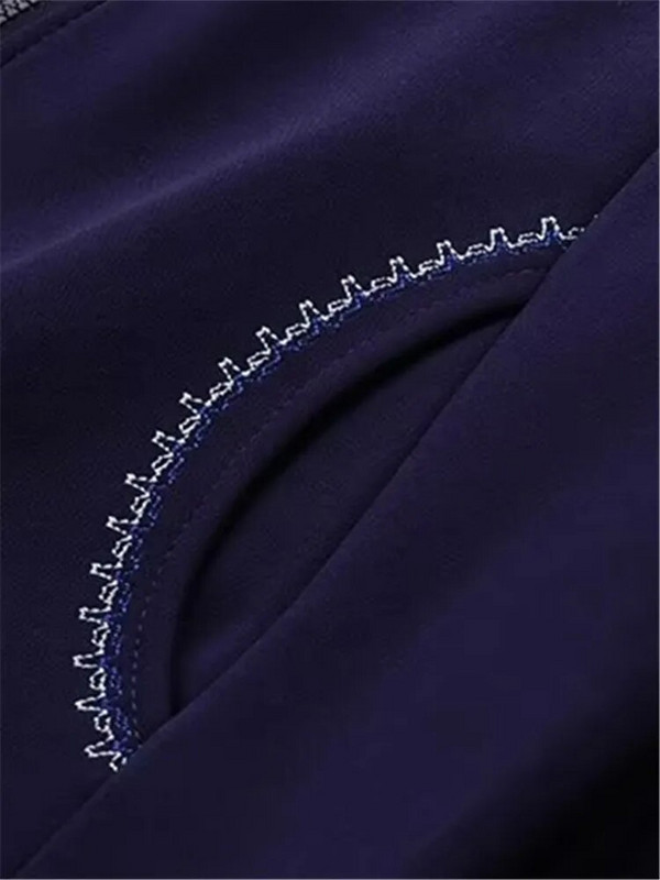 Liela izmēra sieviešu mētelis, apaļš kakla mētelis ar garām piedurknēm, biezināts mētelis ar plīša iekšpusē, izšūts ziedu motīvs uz piedurknēm