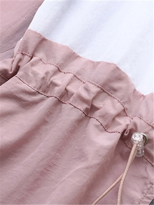 Liela izmēra sieviešu apģērbs Vasaras plāns ikdienas jaka Kontrastkrāsas jaka ar kapuci ar rāvējslēdzēju un jostasvietā ir aukliņa