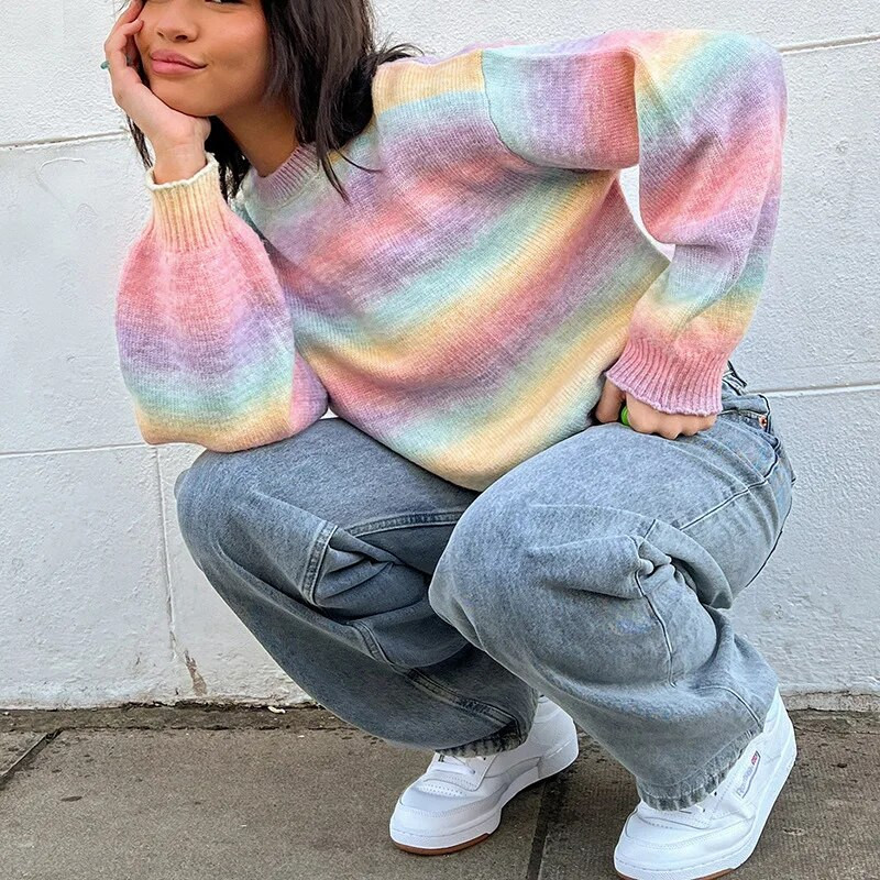 Női szivárványos csíkos színátmenetes O nyakú, hosszú ujjú pulóver őszi, téli divatos laza, alkalmi kötött harajuku pulóverek