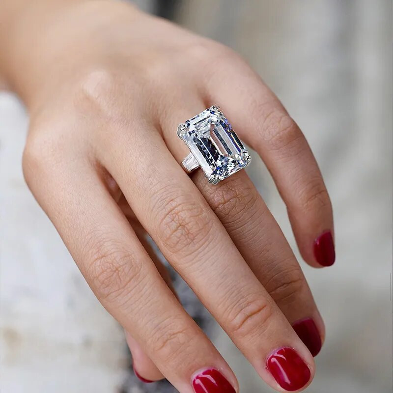 Huitan Luxusný Solitaire Veľký obdĺžnik CZ Dámsky snubný prsteň Zásnubný prsteň Večerná párty Elegantné dámske módne šperky Darčeky