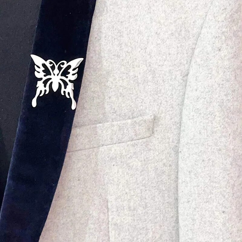 Pārspīlēta izgriezuma zirnekļa tauriņš sakta ar nerūsējošā tērauda pārklājumu, gravētas ģeometriskas piespraudes Vīriešu sieviešu apģērbu apkakles aksesuāri