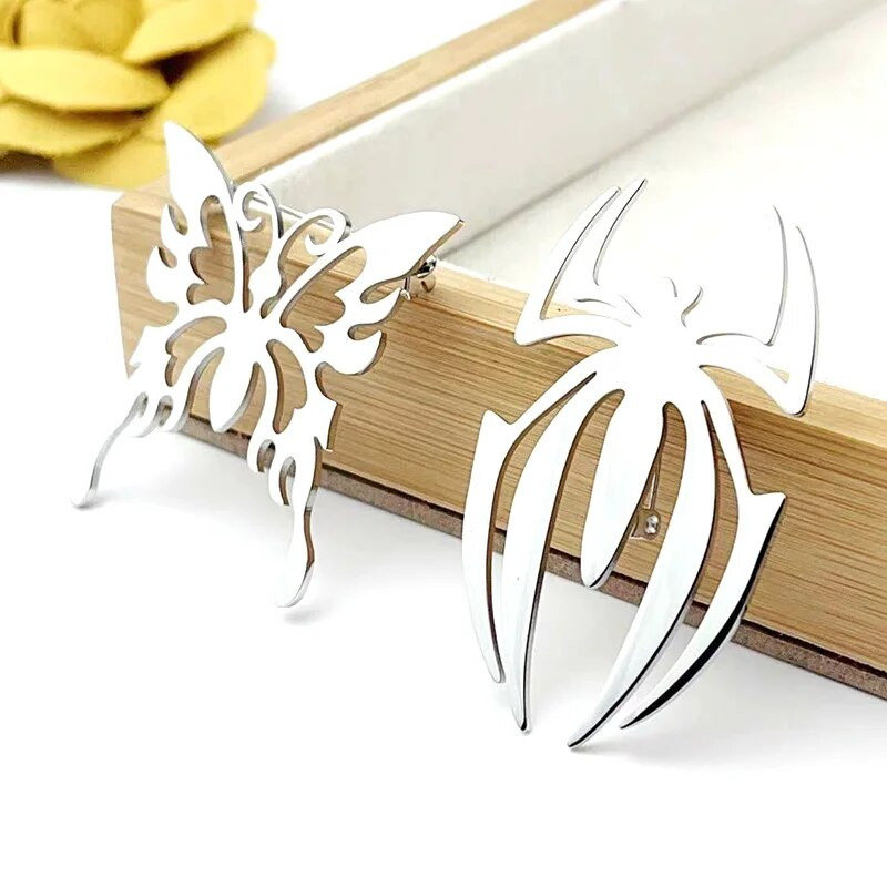 Pārspīlēta izgriezuma zirnekļa tauriņš sakta ar nerūsējošā tērauda pārklājumu, gravētas ģeometriskas piespraudes Vīriešu sieviešu apģērbu apkakles aksesuāri