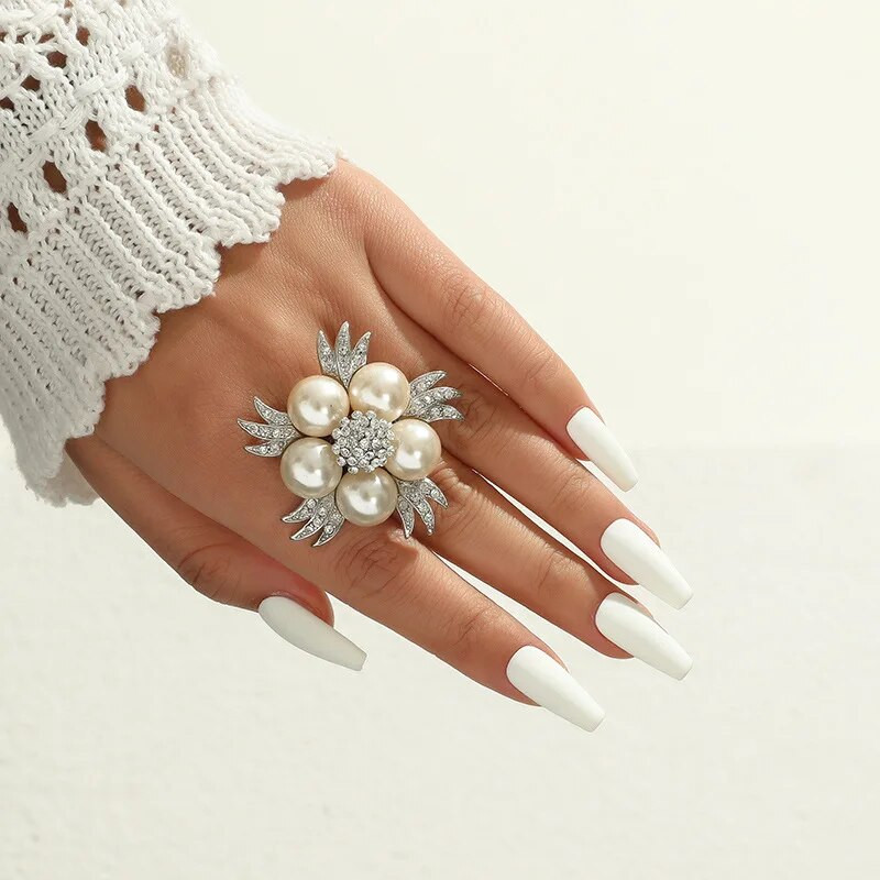 2023 Fashion Big Flower Rings για Γυναικείες Πολυτελές Λευκό CZ Zircon Pearl Party Wedding Female Finger Ring Κομψά ινδικά κοσμήματα