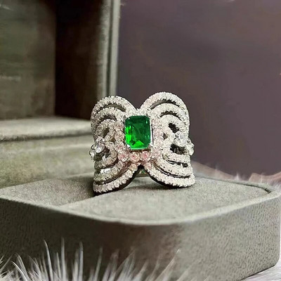 Πανέμορφα γυναικεία δαχτυλίδια Huitan γεμάτα με πράσινο/λευκό κυβικό ζιρκονία Επετειακό πάρτι γάμου Πολυτελής μόδα Νέα γυναικεία κοσμήματα