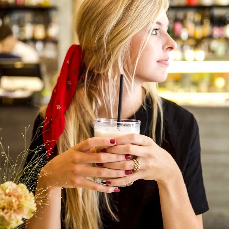 Huitan Hot Trendy Cross Gredzeni Sieviešu kāzu joslu aksesuāri ar žilbinošu CZ Twist Modern Fashion Sieviešu rotaslietas Drop Shipping