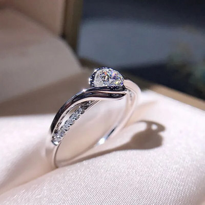 Huitan Изискан сребърен пръстен с бял кубичен цирконий Модни многофункционални аксесоари за жени Висококачествени нови бижута