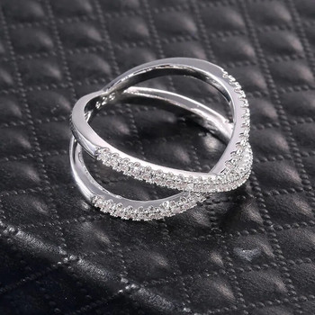 Huitan луксозен кръст с X форма Дамски годежен пръстен Пълен павиран CZ камък Сребърен цвят Елегантен прост женски пръстен за бижута Гореща разпродажба