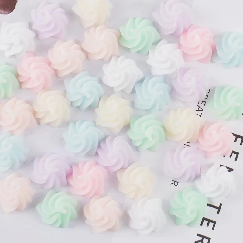 30 db Új vegyes csokoládé krém lapos hátú gyanta Cabochon figura díszítések rátét barkácsolás esküvői Scrapbook Craft F90