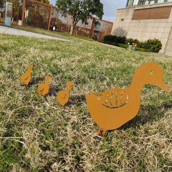4 бр./компл. Iron Duck Model Creative Hollow Plug-in Duck Family Grass Garden Lawn Decor Outdoor Decor Crafts