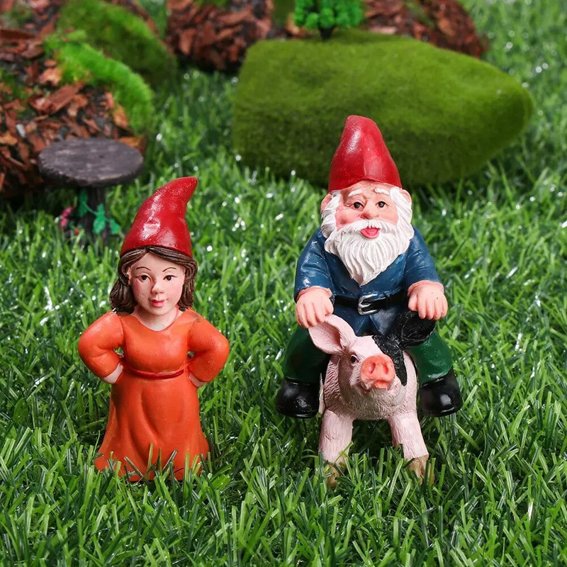 Išdykęs miniatiūrinis nykštukas figūrėlė, jojanti kiaulė nykštukas, goblino statula, fėja, sodo dekoracijos, mikro peizažas, rankdarbių dovana