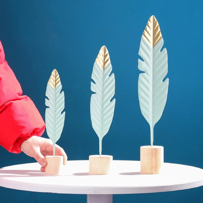 Ziemeļvalstu radošās dzelzs spalvu figūru ornamenti figūriņas Mājas dekorēšanas aksesuāri dzīvojamās istabas rotājumi mājas dekorēšanai