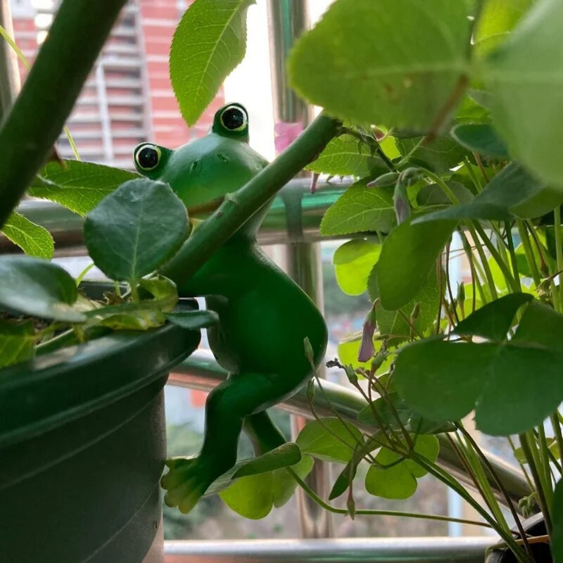 Gyantanövények cserepek dekoráció szobor Szép béka alakú szobor dekor Imádnivaló vizuális hatású gyanta szobor modell a kertbe