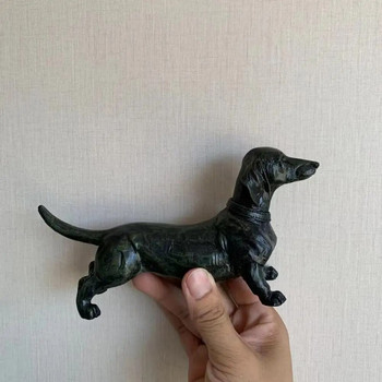 Статуетка на дакел от смола Неизбледняваща колекционерска ръчно изработена скулптура на куче с дълго тяло Градина Двор Фигурки за декор на морава