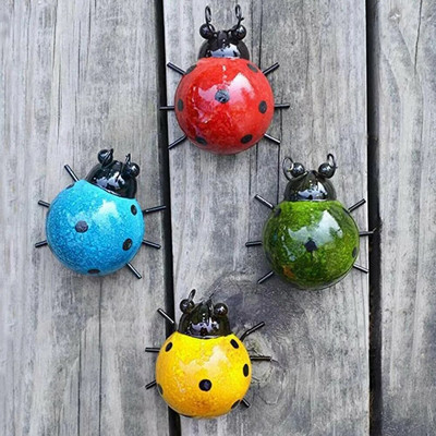 Mini metalinė boružėlės vabalo tvoros kabykla prie sienos pakabinama ornamento statula lauko kiemo sodo figūrėlės skulptūra namų dekoravimui