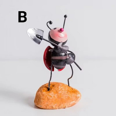 Mazās mārītes radošā nodaļa Dziedināšana mazi rotājumi Dzīvojamā istaba Datora galddatora TV skapis Moderns mājas dārza noformējums