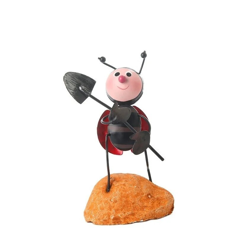 Mazās mārītes radošā nodaļa Dziedināšana mazi rotājumi Dzīvojamā istaba Datora galddatora TV skapis Moderns mājas dārza noformējums