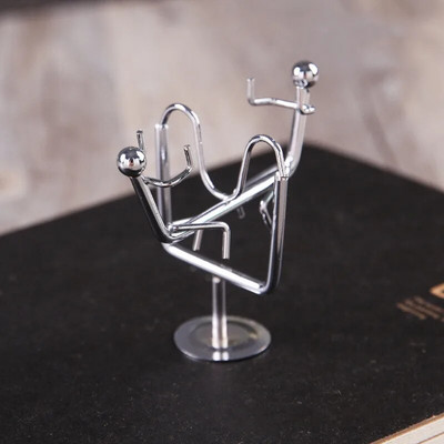 Līdzsvara bumba Ņūtona svārsta bumba vīriešiem Dzelzs vīra šūpulis Radošs līdzsvars Amatniecība Tumbler Bērnu Galda rotaļlieta Metāla Mājas Dekorācijas Aksesuārs