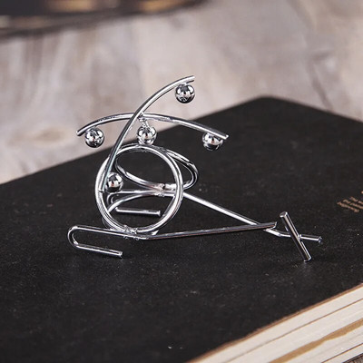 Līdzsvara bumba Ņūtona svārsta bumba vīriešiem Dzelzs vīra šūpulis Radošs līdzsvars Amatniecība Tumbler Bērnu Galda rotaļlieta Metāla Mājas Dekorācijas Aksesuārs