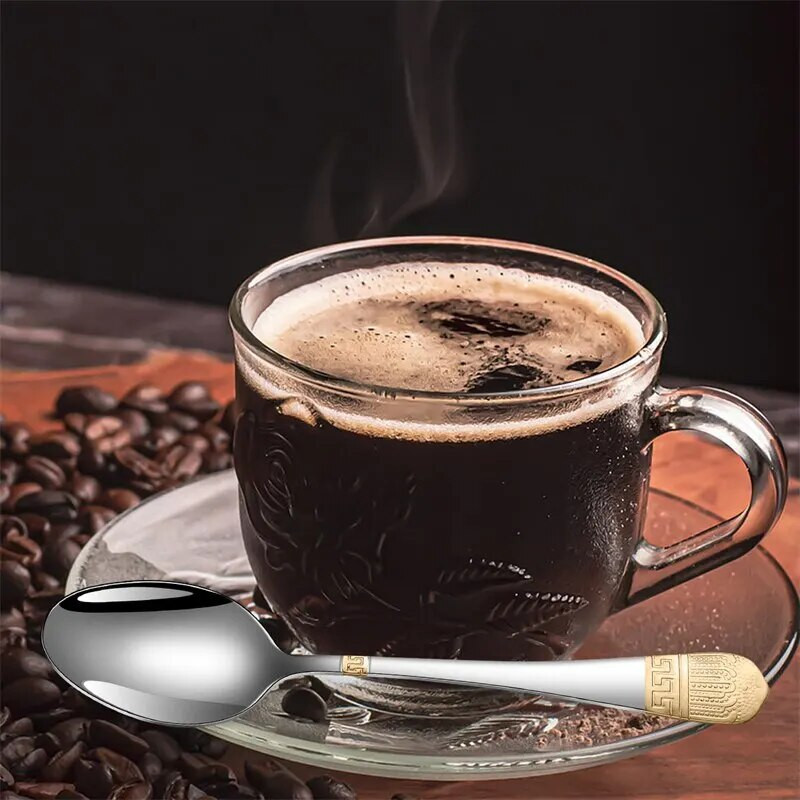 6 vnt. paauksuoti stalo įrankių rinkiniai nerūdijančio plieno indai Peilis šakutės arbatos šaukšteliai sidabriniai indai Virtuvė Namai Aukštos kokybės stalo įrankiai