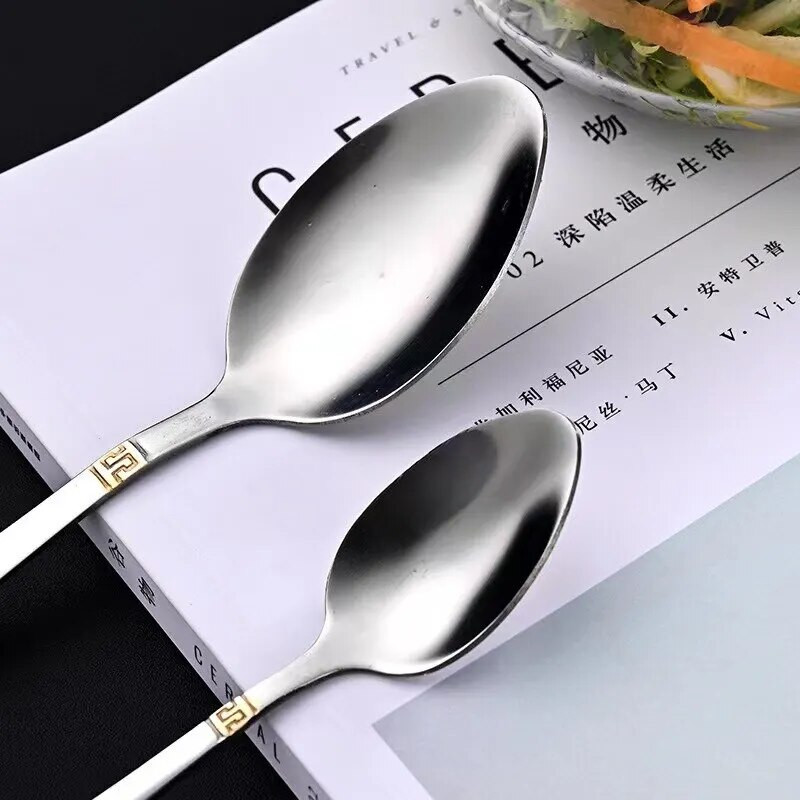 6 vnt. paauksuoti stalo įrankių rinkiniai nerūdijančio plieno indai Peilis šakutės arbatos šaukšteliai sidabriniai indai Virtuvė Namai Aukštos kokybės stalo įrankiai