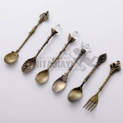 Eiropas stila galma trauki 6 komplekti karaliskā stila metāla cirsts augļu dakša vintage kafijas karote deserta galds dekoratīvā karote