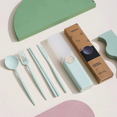 Pārnēsājama atkārtoti lietojama karotes dakša ceļojumu piknika irbulīši Kviešu salmu galda piederumu komplekts ar pārnēsāšanas kasti studentu birojam