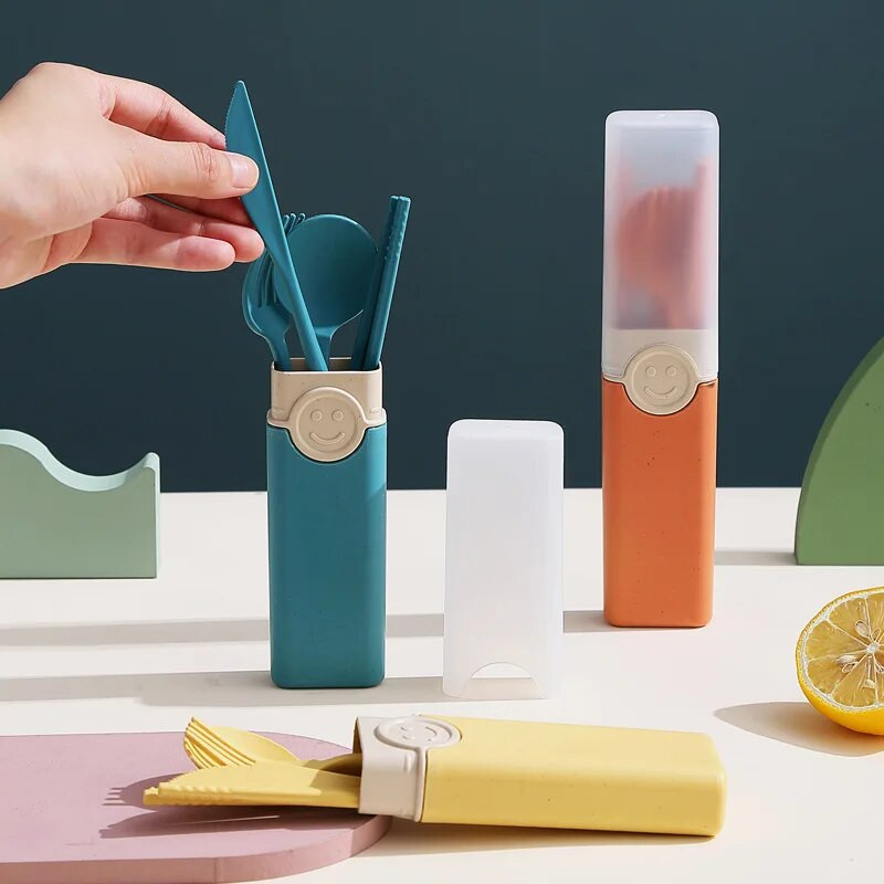 Pārnēsājama atkārtoti lietojama karotes dakša ceļojumu piknika irbulīši Kviešu salmu galda piederumu komplekts ar pārnēsāšanas kasti studentu birojam