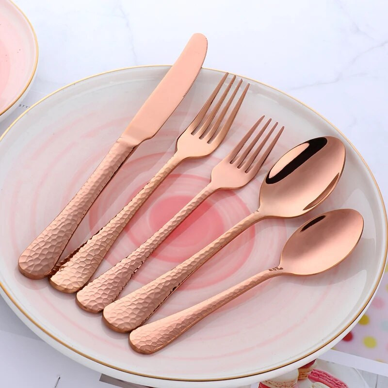 Luksusa galda piederumu komplekts 5 gab zelta galda piederumu varavīksnes galda piederumu komplekts no nerūsējošā tērauda melns galda piederumu komplekts nažu dakšiņu komplekts Western galda piederumi