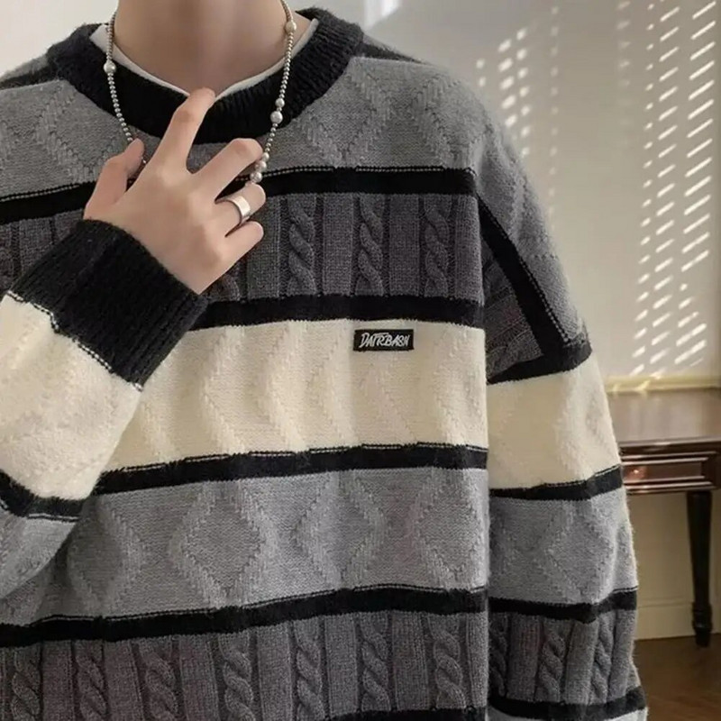 Mīksta auduma vīriešu džemperis Stilīgs vīriešu retro svītrains džemperis ar O veida kakla izgriezumu ar garām piedurknēm brīvi pieguļoši biezi ikdienas džemperi rudenim