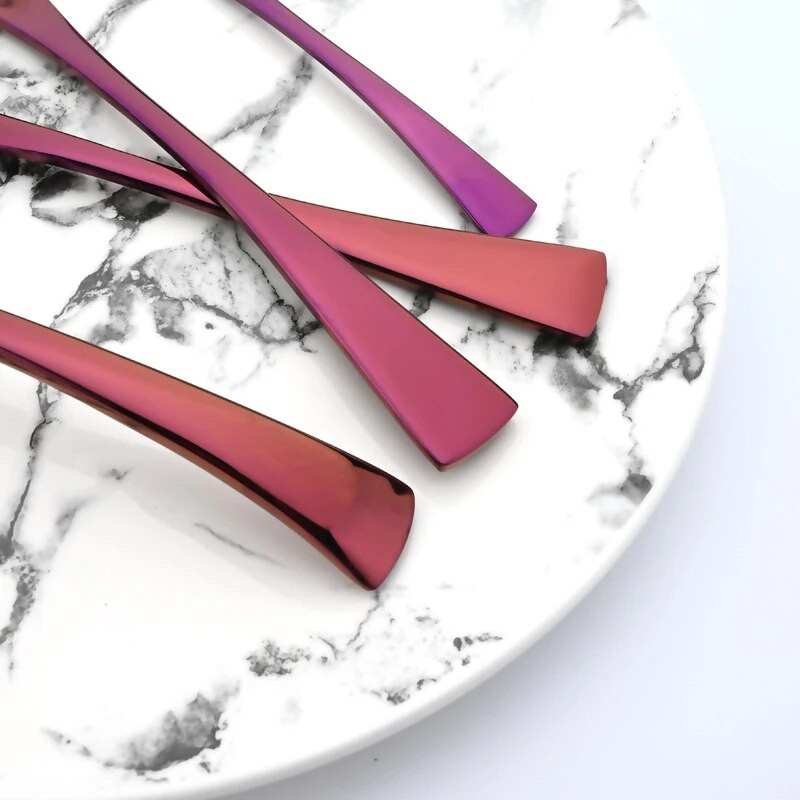 Purpursarkans galda piederumu komplekts 304 Nerūsējošā tērauda trauki ar nazi ar dakšiņu karoti trauki trauku mazgājamajā mašīnā droši sudraba trauki