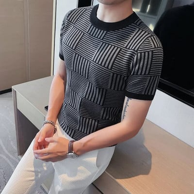 Briti stiilis sügisene O-kaelusega lühikeste varrukatega kampsun Moodne meeste triibuline silmkoeline Slim Fit T-särk Pullovers Sotsiaalne tänavariietus 4XL