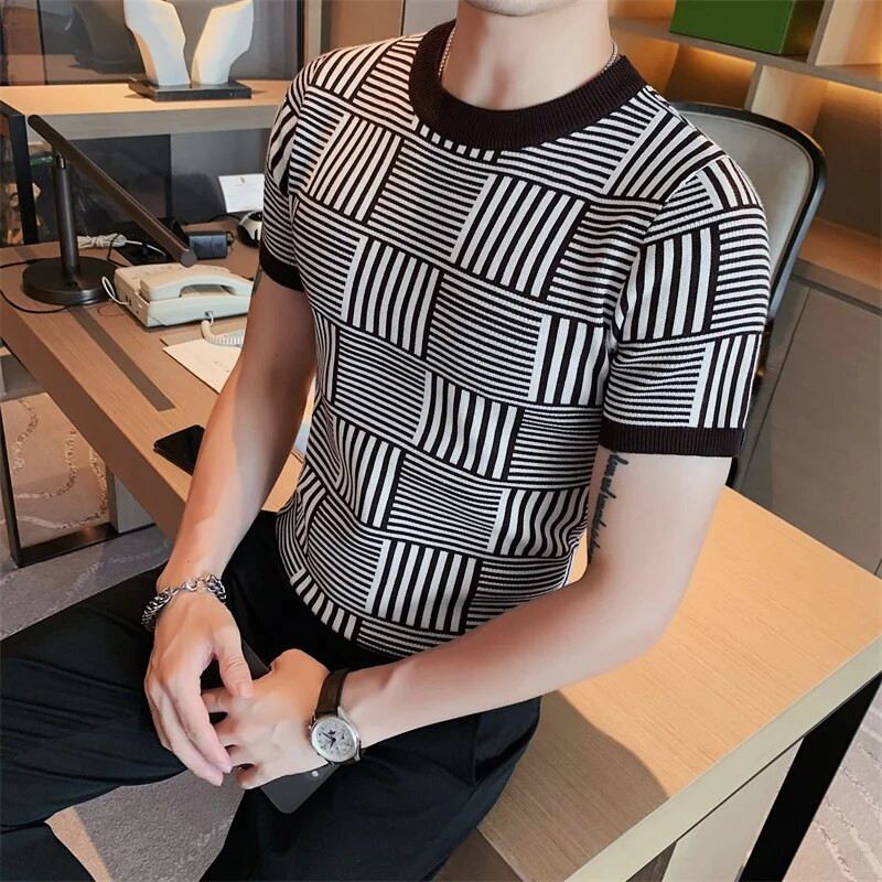 Briti stiilis sügisene O-kaelusega lühikeste varrukatega kampsun Moodne meeste triibuline silmkoeline Slim Fit T-särk Pullovers Sotsiaalne tänavariietus 4XL